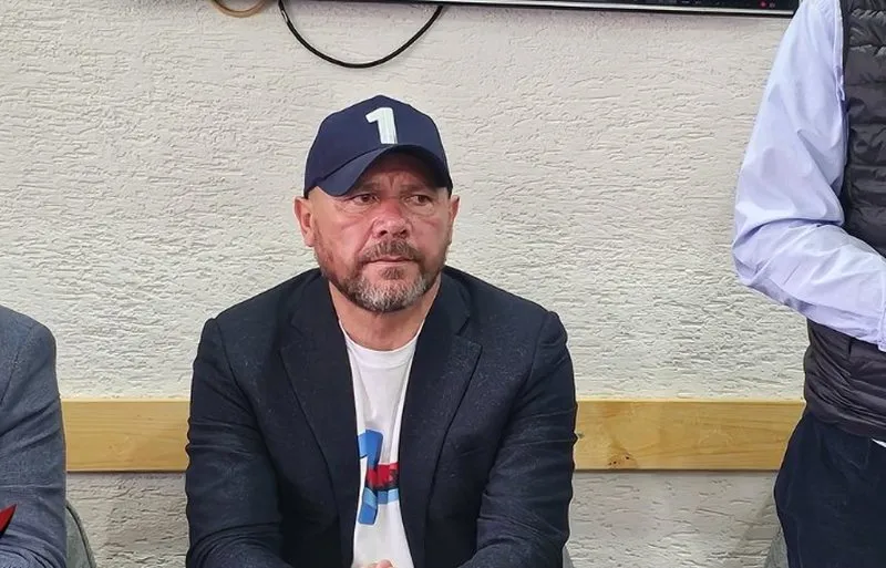 Xhelal Mziu shpërthen pas videos së dhunës: Nuk jam unë, por babai i kandidatit të PS-së ai që godet