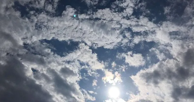 Vranësira dhe reshje shiu në një pjesë të vendit, si parashikohet moti për sot