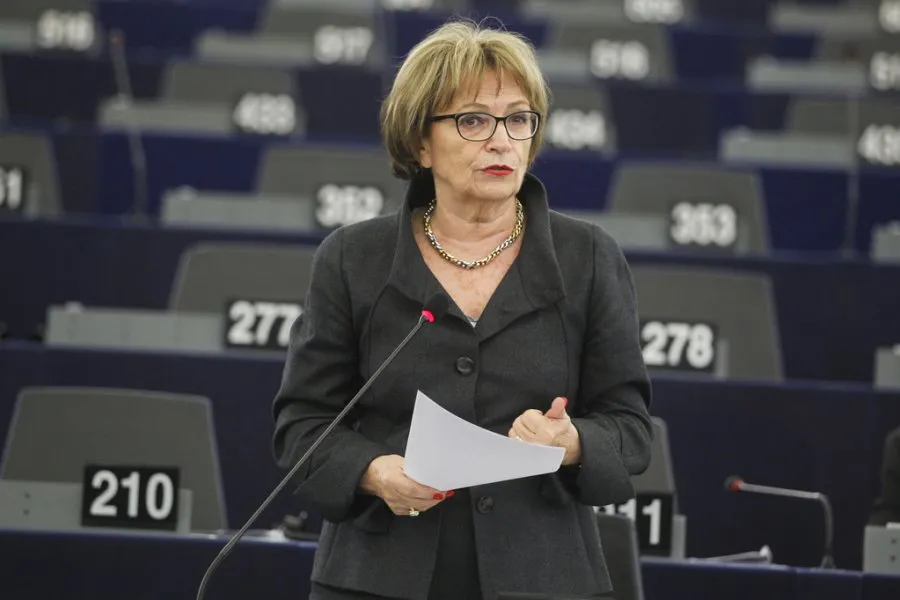 “Më votoni mua ose mos votoni fare!”Eurodeputetja Doris Pack kritika Ramës: Mesazhe shqetësuese, BE të reagojë