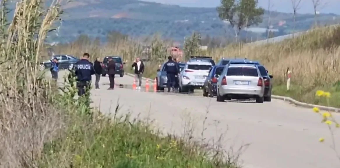Atentati në Fier, policia zbardh dinamikën: Nga të shtënat nuk pati persona të lënduar! Arrestohet babai, në kërkim i biri