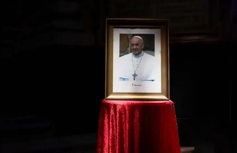 Kush ishte Papa Françesku, kreu jezuit i Kishës Katolike! I pari Papë i lindur jashtë Evropës që drejtoi Selinë e Shenjtë