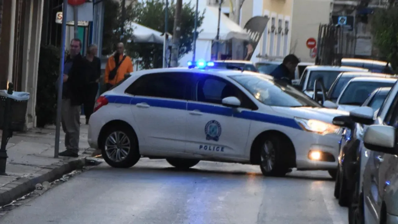 Tragjedi/ Nëna dhe djali gjenden të vdekur në banesë. Era e rëndë alarmoi fqinjët
