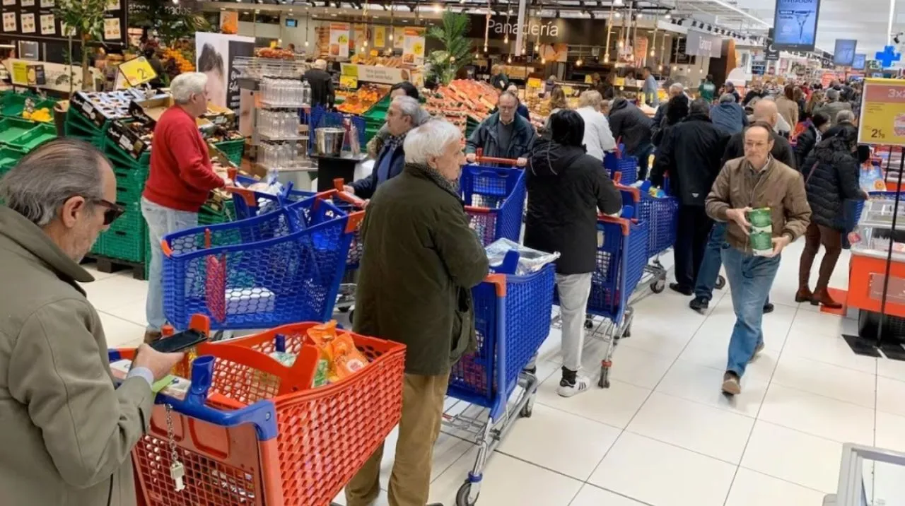 Kaos në Madrid: Banorët dynden në supermarkete pas ndërprerjes së energjisë elektrike