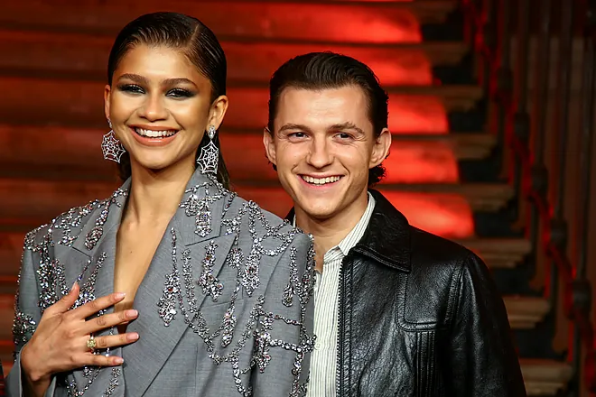 Zendaya dhe Tom Holland shtyjnë planet e tyre të dasmës 