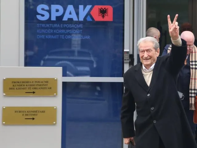 Sali Berisha nuk paraqitet në SPAK në zbatimin e masës “detyrim paraqitje”! Zbulohet arsyeja