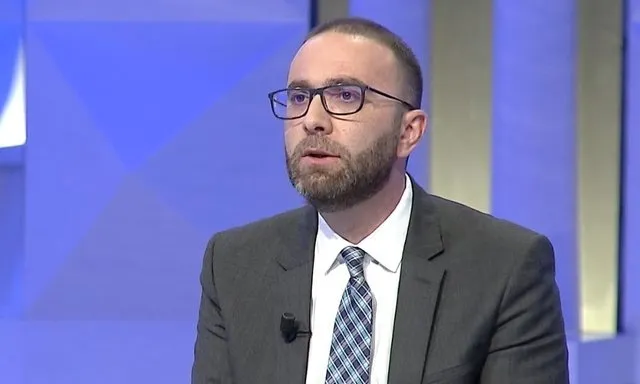 Gaz Bardhi “bëhet i gjallë” dhe pranon humbjen: Me zemër të thyer…