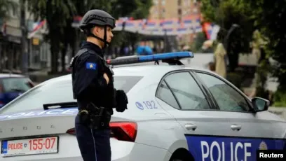 Incident në Veri/ Serbia lëshon fletarrest për policin e Kosovës 