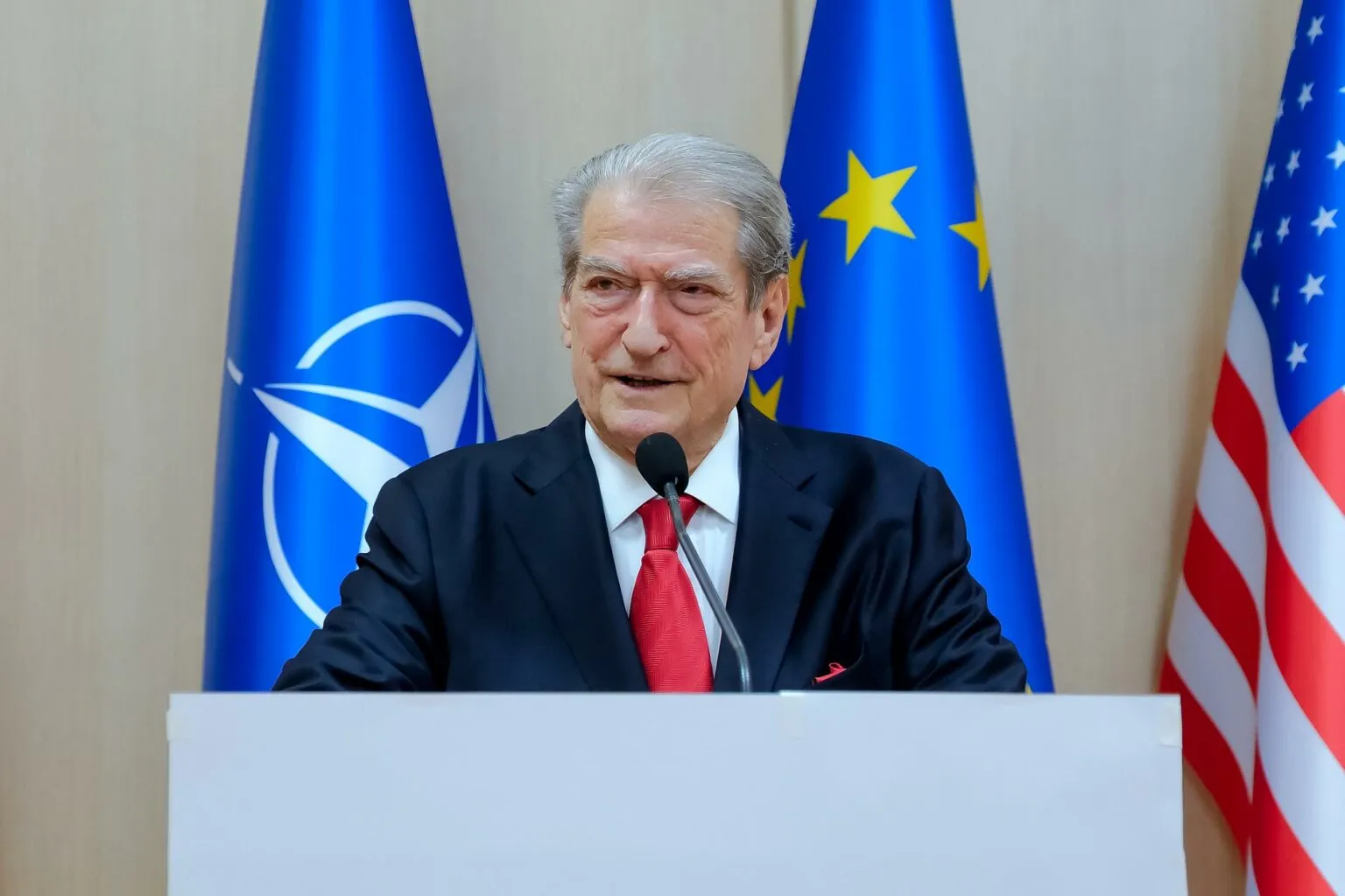 Berisha akuza PS: Po zbulohen çerdhe krimi elektoral. Pas Petro Ninit, zyrë ilegale dhe në Astir
