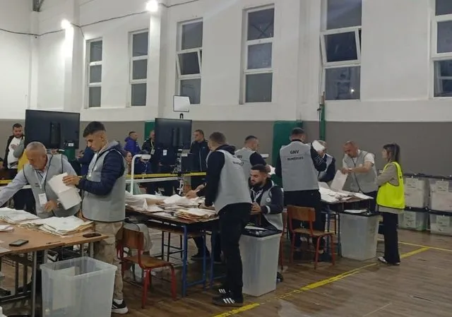 Qarku Elbasan ngjyroset rozë! PS siguron 61.4% të votave, rezultati për PD-ASHM dhe partitë e tjera opozitare