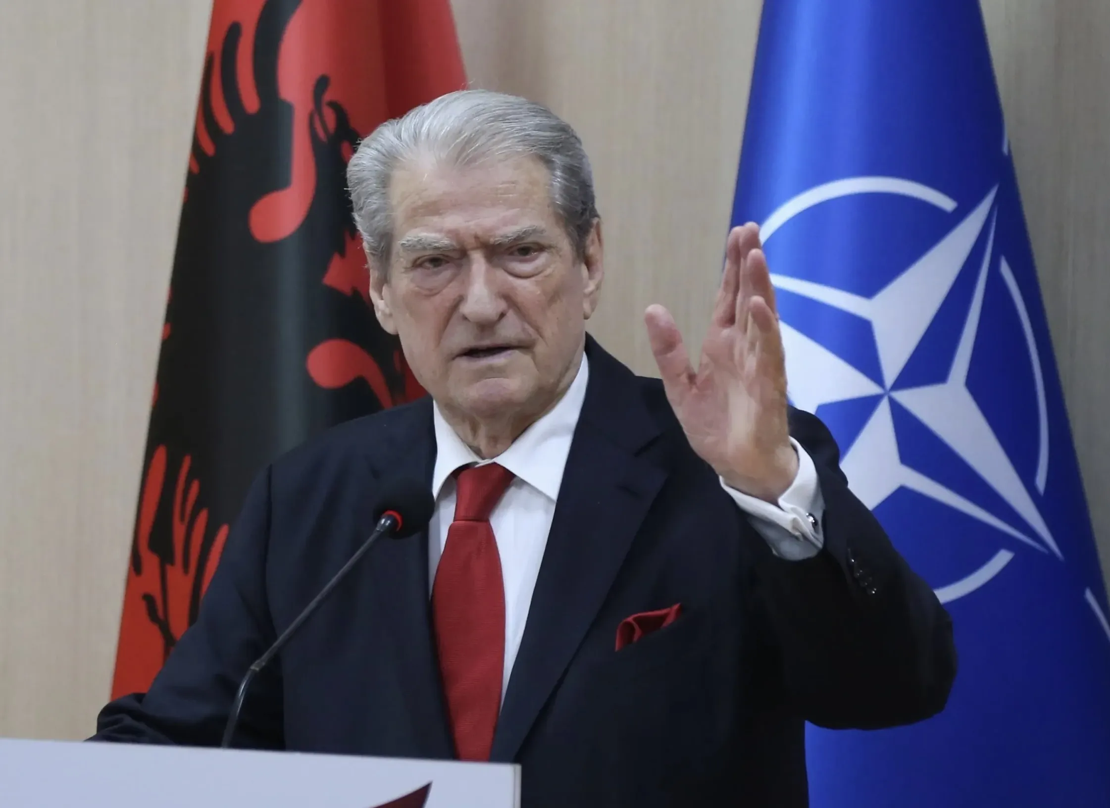A do e pranoni rezultatin e zgjedhjeve nëse njihen nga ndërkombëtarët? Përgjigjet Berisha