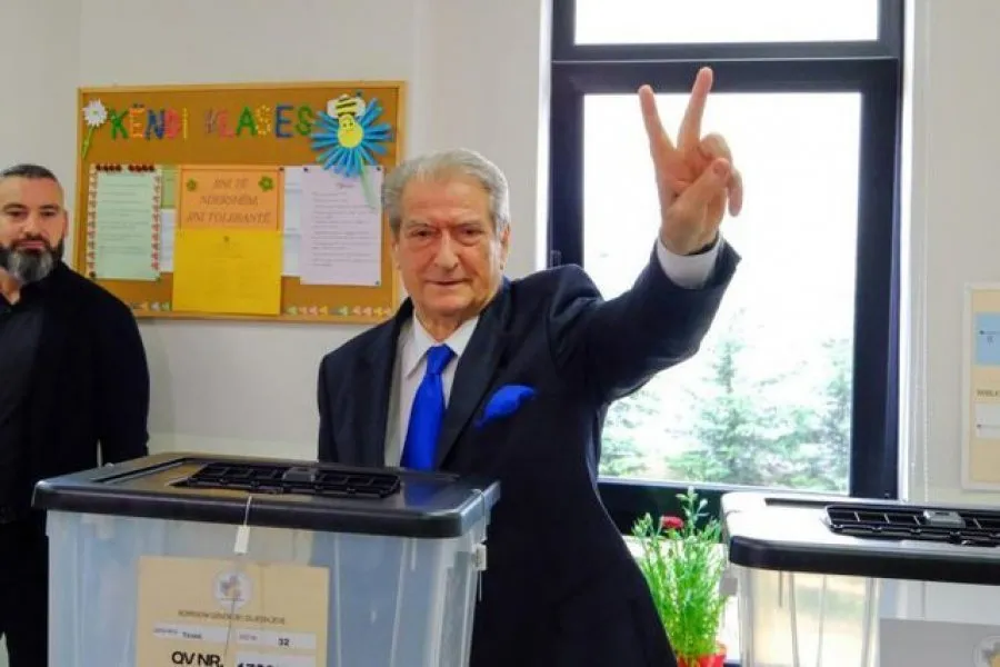 Shqipëria voton! Reagon Berisha: Njisha, jeni gati?