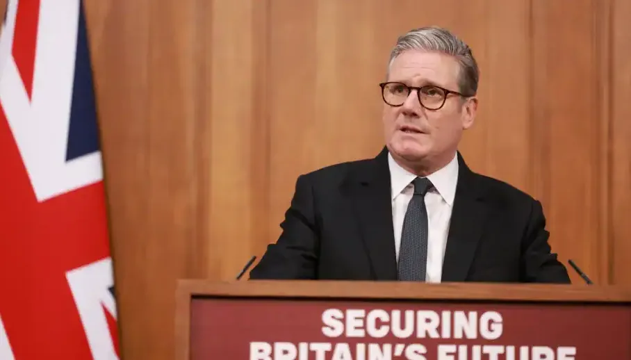 Keir Starmer merr masa për ndalimin e kthimit të shqiptarëve të dëbuar në Britani! Çfarë pritet të shpallë gjatë vizitës së tij të parë zyrtare