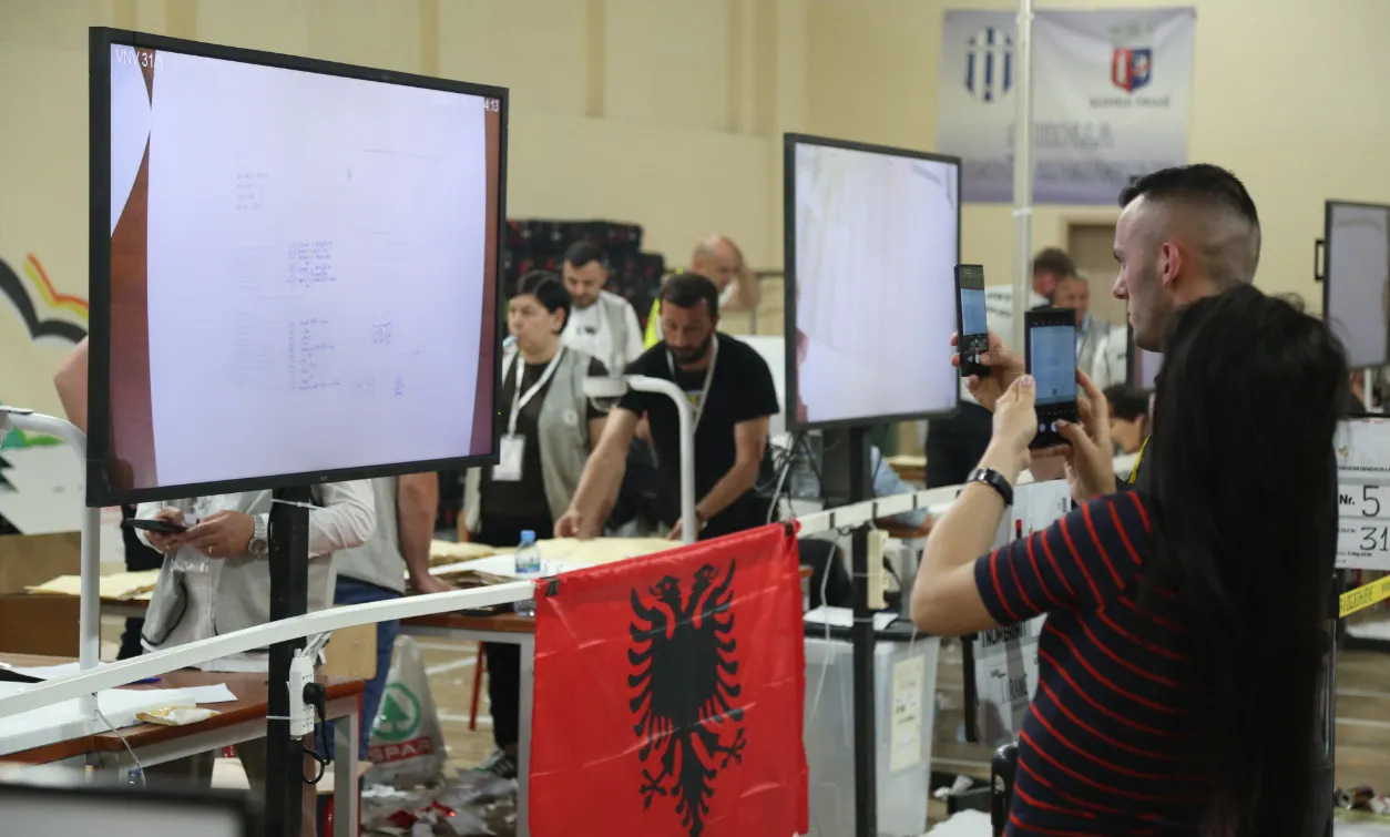 PS drejt mandatit të katërt qeverisës, 240 mijë vota më shumë se PD! Ja kush renditet forcë e tretë