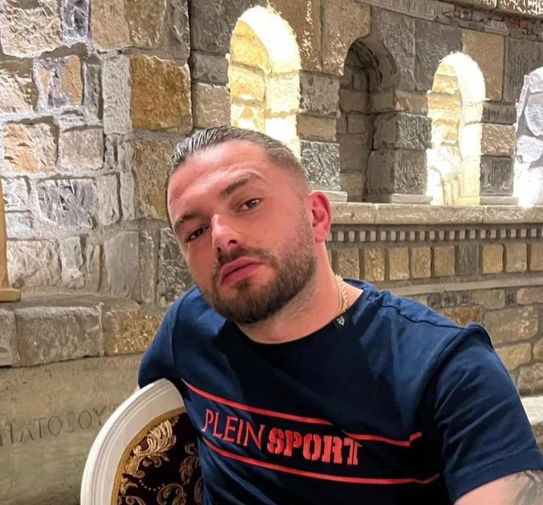 Nuk njihet më, Lim Hoti ndryshon pamjen dhe bën paralajmërimin e papritur!