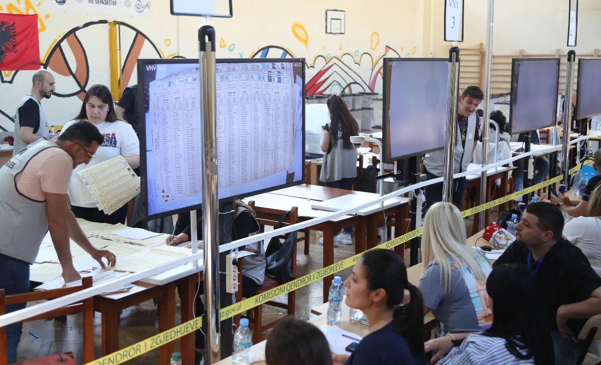 Përfundon procesi i numërimit, PS merr mandatin e katërt qeverisës me 83 deputetë! Nis përllogaritja e votave nga jashtë