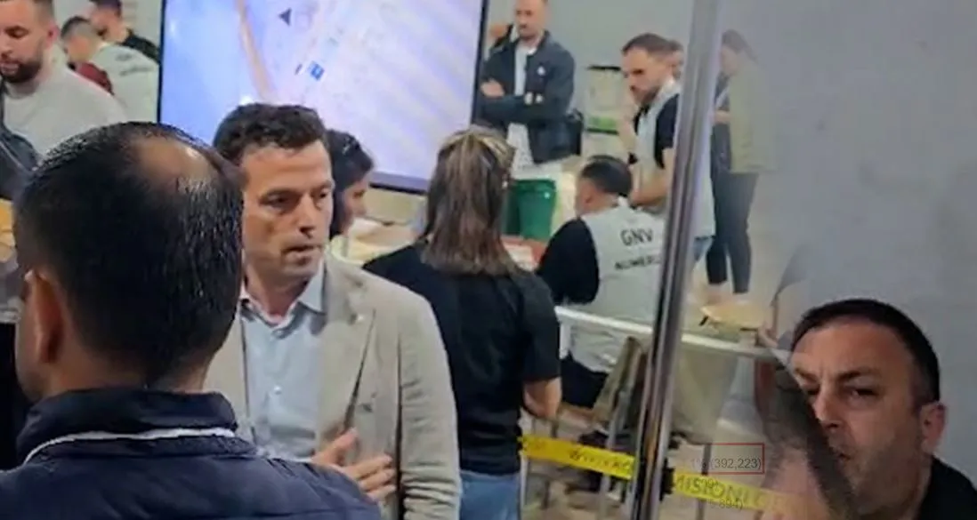 Agron Shehaj përplaset me ministrin Hoxha në ambientet e votimit: Z.ministër mos fusni duart tek kutia!