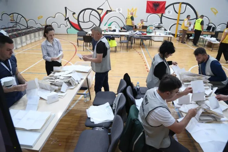 “Na vodhën votat”, Alimehmeti, Gjylameti dhe Alibeaj kërkojnë të shohin pamje nga numërimi