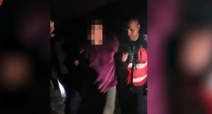 Tiranë, 45-vjeçari dhunon gruan dhe fëmijët, qëllon me armë drejt policisë