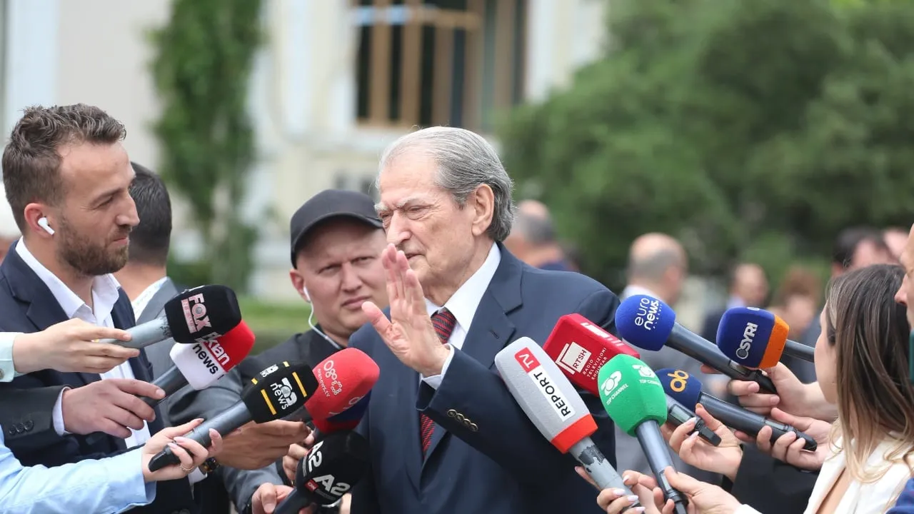 PD drejt grevës së urisë? Përgjigjet Sali Berisha