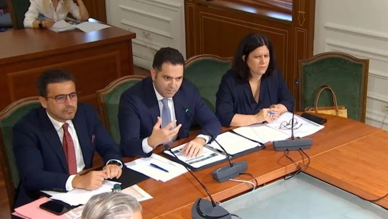 Policët ankohen se s’janë paguar për orët shtesë, ministri i Financave: Nuk parashikojmë rritje page!