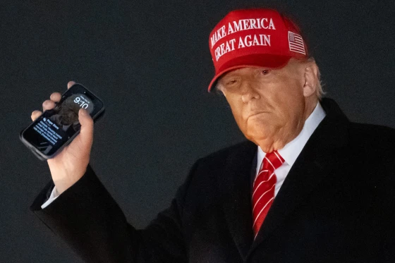 Wallpaper-i i telefonit të Donald Trump po ngjall debate në internet