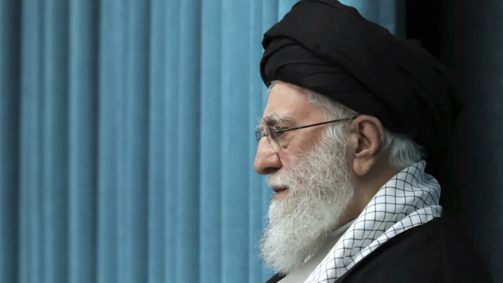 “SHBA kërcënoi Khamenei-n, i dërgoi koordinatat e vendndodhjes së tij”