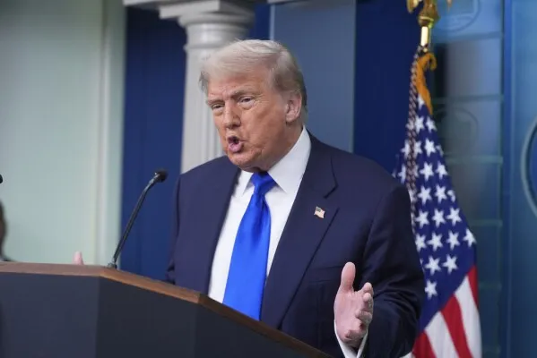 Trump tregon si e shmangu konfliktin mes Kosovës dhe Serbisë