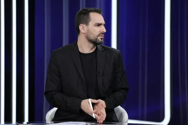 ”Ai edhe mund ta ketë shkelur ligjin, por…”/ Lapaj përgjigjet për akuzat mbi pasurinë e vjehrrit gjyqtar