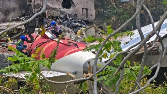 Defekti në sediljen e pilotit shkaktoi aksidentin tragjik ajror në Indi me 247 viktima! Çfarë rezultoi nga kutia e zezë?