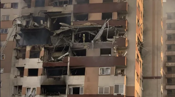 Bota në ankth/ Izraeli bombardon Iranin, Teherani gati për hakmarrje