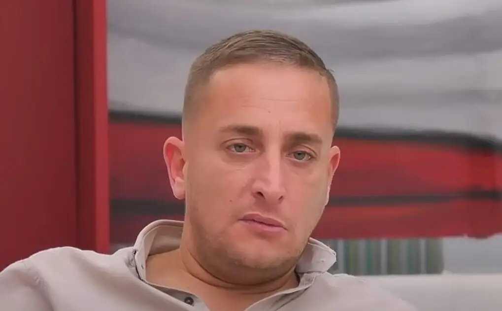 “Kam kapur dy aktorë të Portokallisë duke bërë s*ks bashkë”- Rezart Veleshnja befason me deklaratën