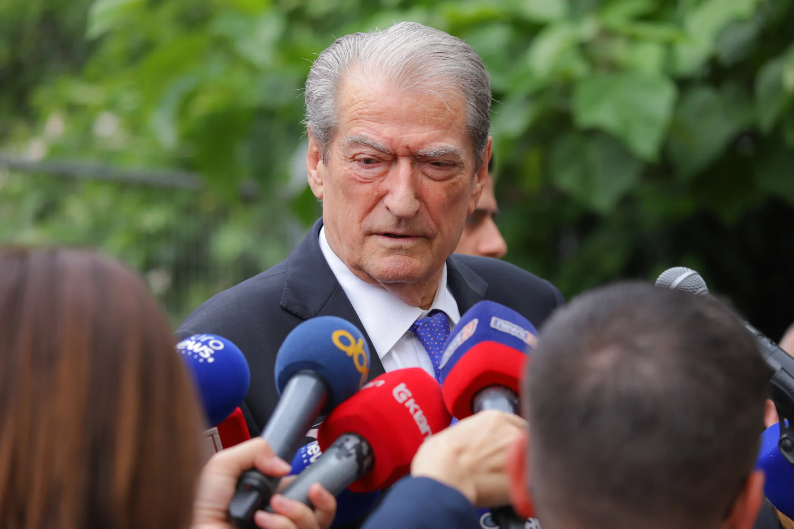 Berisha-Peleshit: Shënove rekordin më të zi në historinë e parlamentarizmit! Maskuat Erion Veliajn