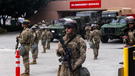 Trazira në Los Angeles/ Trump nxjerr Gardën në rrugë. Plumba dhe shkopinj gome ndaj protestuesve