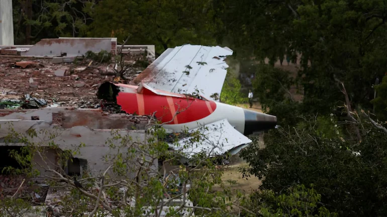 Publikohet raporti paraprak i rrëzimit të avionit në Indi, një pilot pyet tjetrin: Pse i fikët motorët?