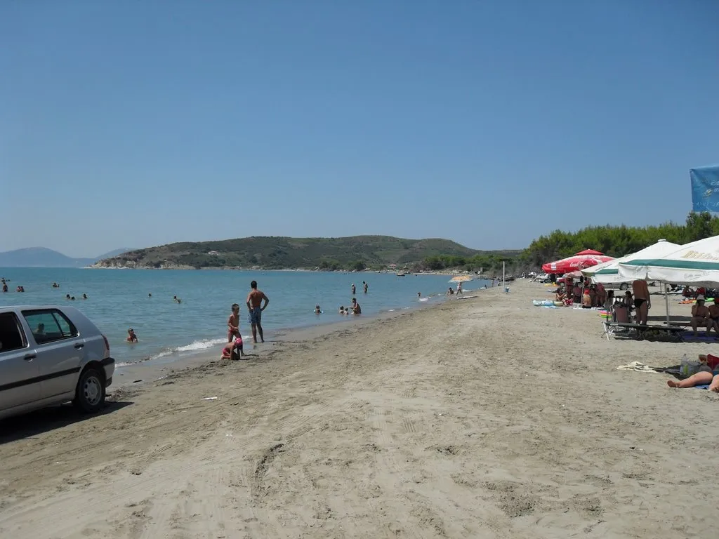 Humb jetën pushuesi te Gjiri i Lalzit