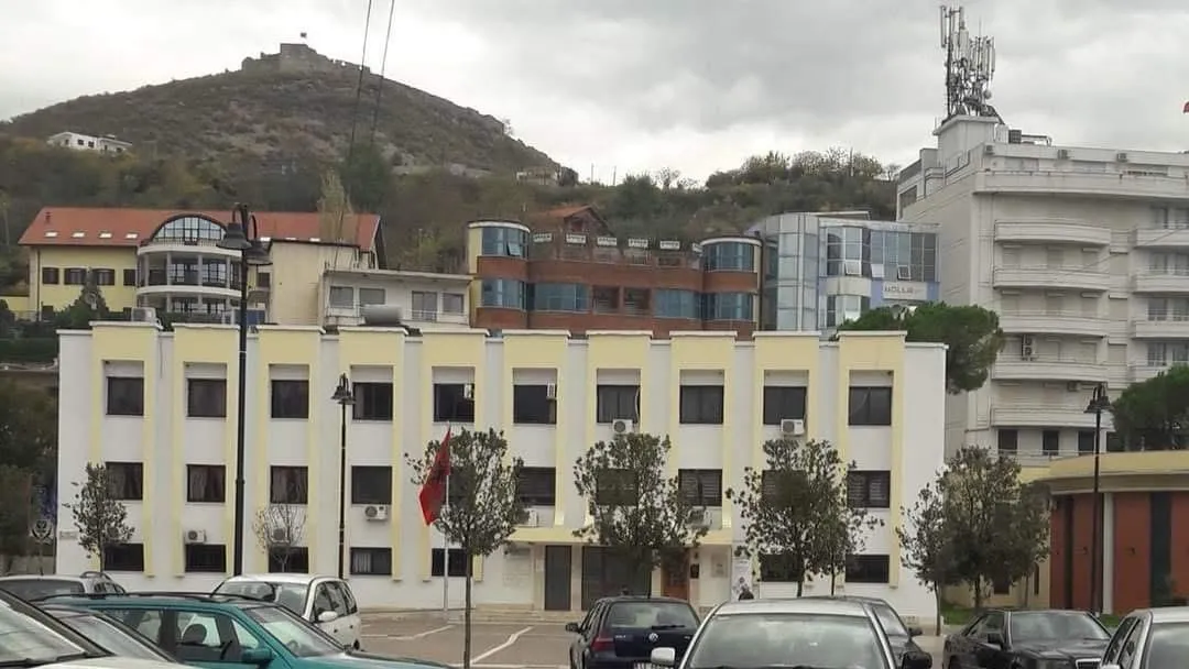 Lezha sfidon urdhrin e Ramës, asnjë dorëheqje në bashki