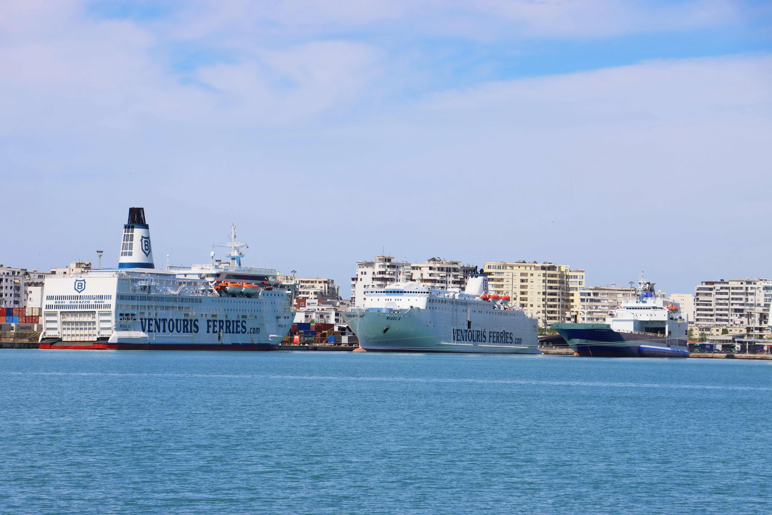 Nga Durrësi në Sarandë, kush i kontrollon portet e Adriatikut?