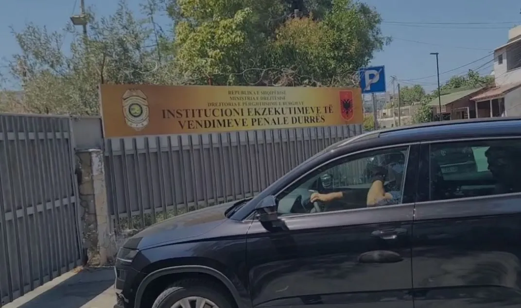 Oficerë të BKH-së në burgun e Durrësit! Erion Veliajt i komunikohen akuzat në qeli