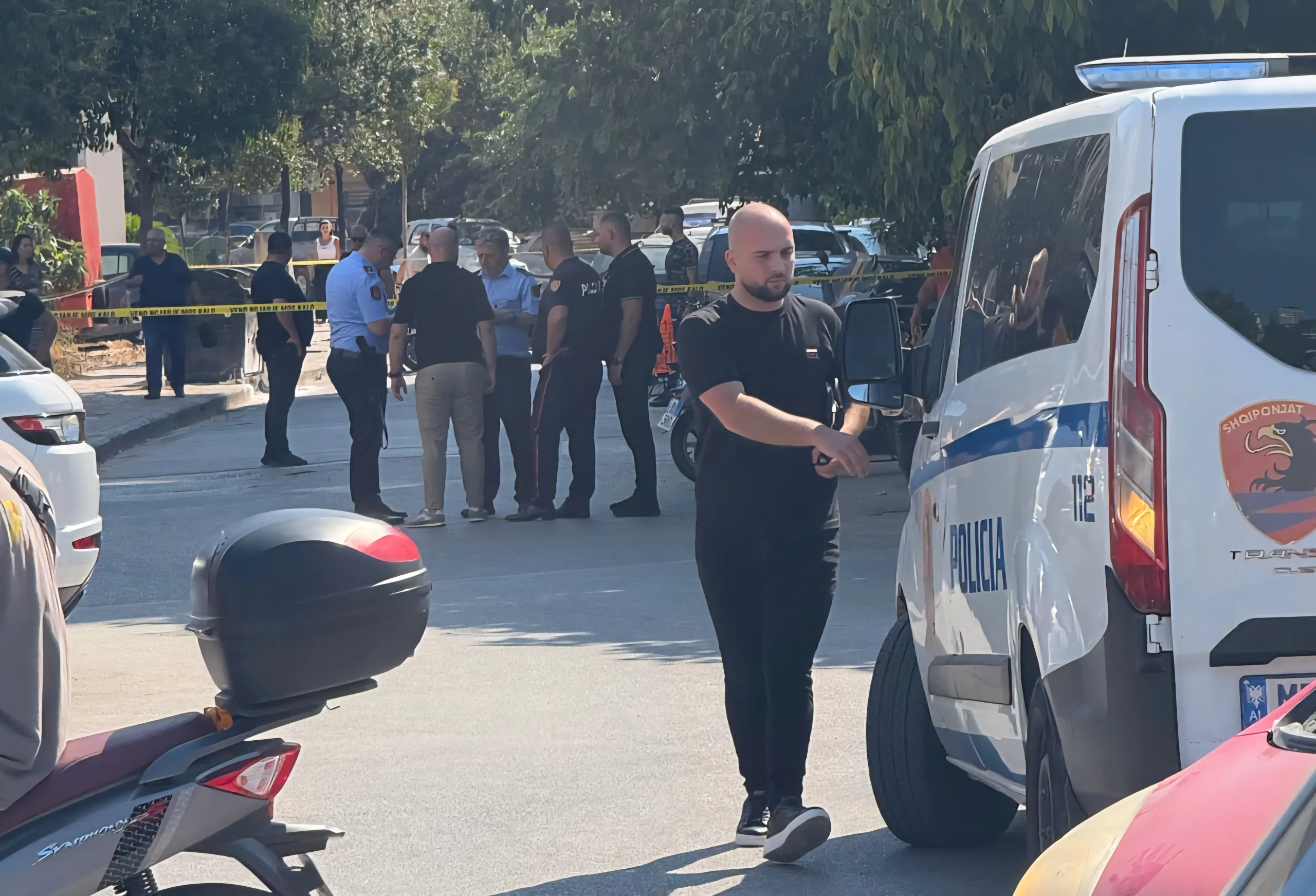 DETAJE nga ngjarja në Sarandë/ Kush janë dy vëllezërit e rrezikshëm që plagosën dy të rinjtë (EMRAT)
