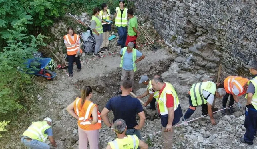 Gërmime arkeologjike në Kalanë e Gjirokastrës, zbulohet një kullë e antikitetit të vonë