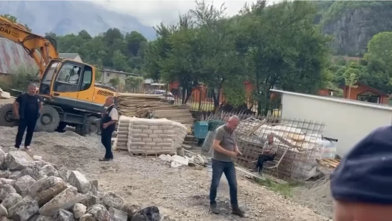 Tension në Theth/ Banorët nisin protestën: Do të pezullojmë shërbimet