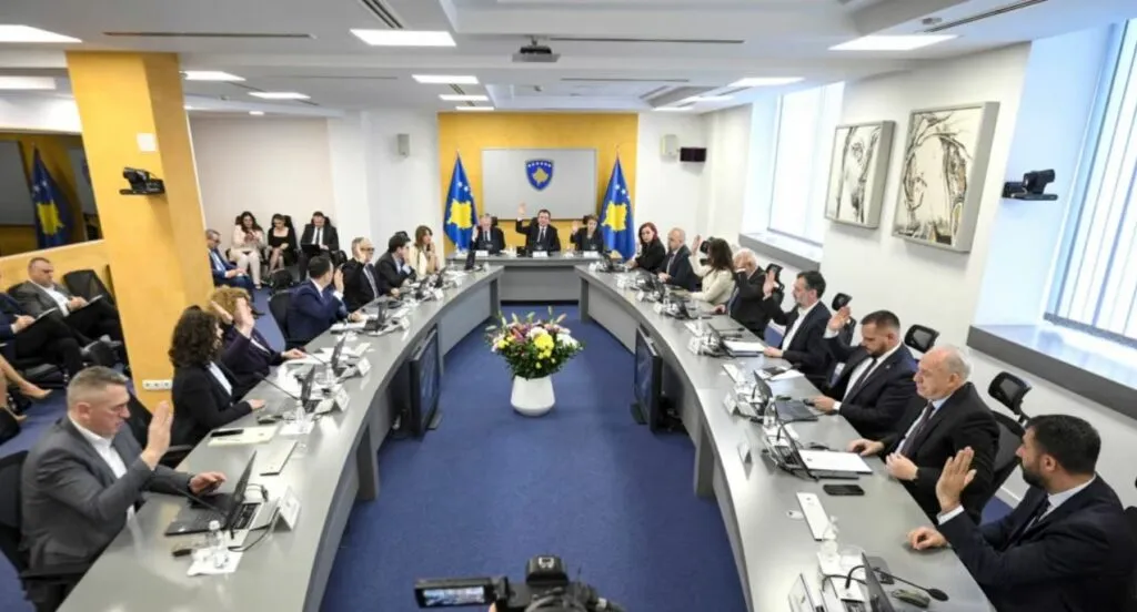 Qeveria në detyrë e Kosovës kundërshton vendimin e Supremes