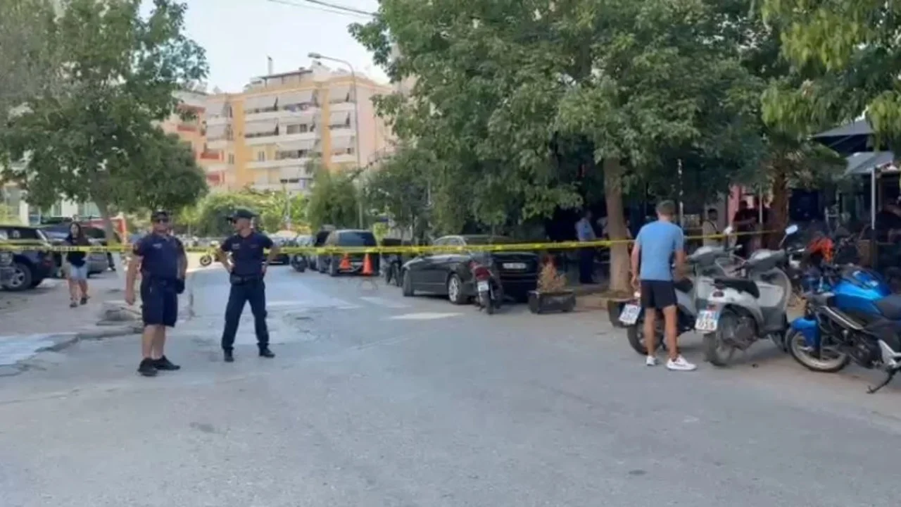 Zbardhet plagosja me armë në Sarandë! Shpallen në kërkim 4 persona