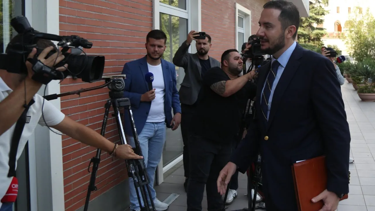 Salianji flet nga selia e PD: Bëra sakrificë