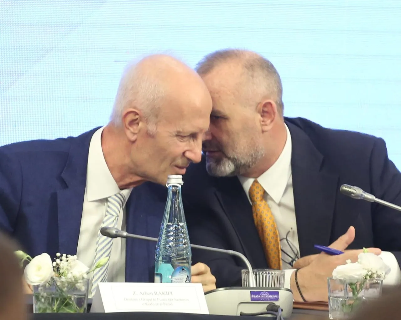 Ndryshime në Kodin Penal/ Të dënuarit me burgim të përjetshëm mund të lirohen me kusht!