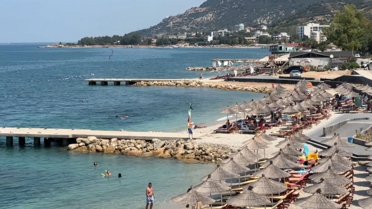 E rëndë në Vlorë/ Mbytet nëna, vajza në intubim në spital