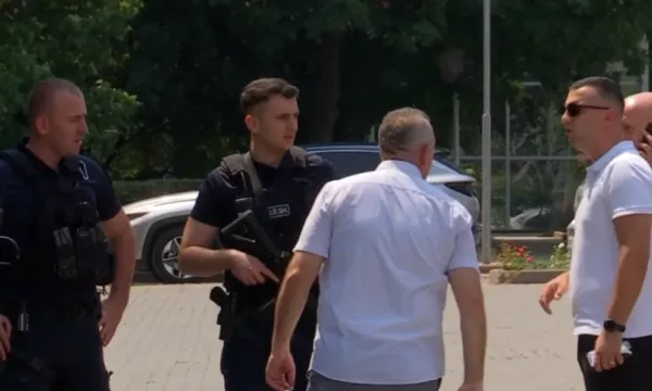 “Dikush kërcënoi me telefon…”/ Çfarë po ndodh në Kosovë