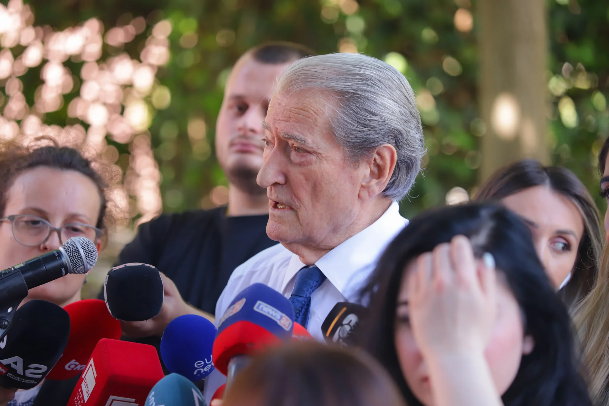 Landfilli i Elbasanit prej 6 ditësh në flakë, Berisha: Krim mjedisor