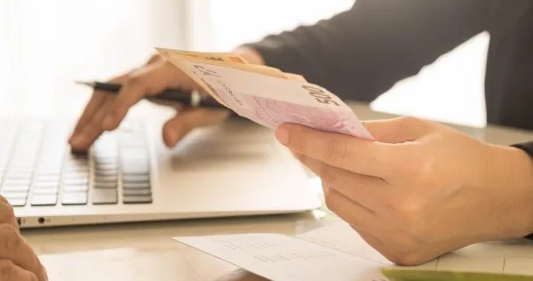 Banka e Shqipërisë do të ulë komisionet për transfertat bankare