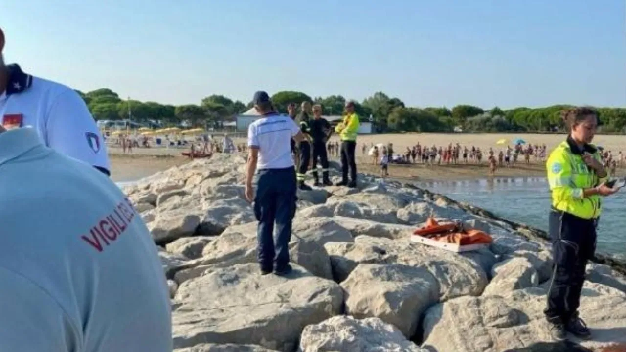 Tragjedi/ Gjendet i pajetë në det 6-vjeçari. U zhduk teksa notonte me nënën e tij